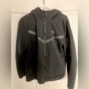 Black Nike Tech